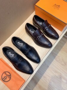 hermes/爱马仕春秋新款男士商务休闲一脚蹬懒人鞋h字母扣时尚皮鞋