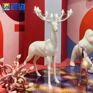 圣诞节雕塑摆件现代创意梅花鹿落地灯驯鹿造型玻璃钢大型装饰灯具