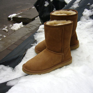 2023年冬季新款 中高筒羊皮毛一体雪地靴 女纯羊毛加厚保暖女棉靴