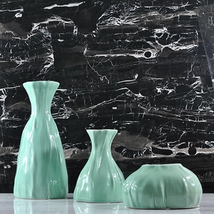 创意轻奢后现代中式淡绿皱褶陶瓷花器花瓶家居桌面陈设摆台装饰品