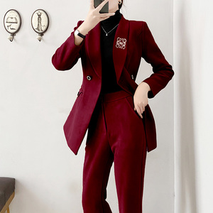 高档酒红色西装套装女时尚气质名媛职业通勤高级裤装两件套春秋款
