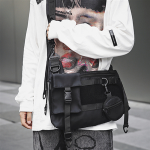 斜挎包男士潮牌机能风工装包街头时尚男包斜挎ins潮男挎包邮差包