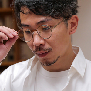 文艺青年眼镜男