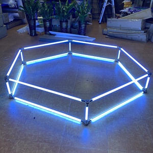 led灯创意造型拼接360度发光圆形长条t8彩色圆管霓虹吊灯装饰灯管