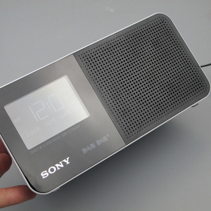 sony/索尼xdr-c706dbp桌面台式时钟闹钟fm收音机电子数字广播