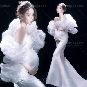 孕妇新款服装影楼韩系简约风光影氛围感白色礼服孕妈咪自家拍摄影
