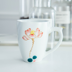 景德镇釉下彩手绘莲花杯子 女士无光白釉莲花图案陶瓷杯创意水杯