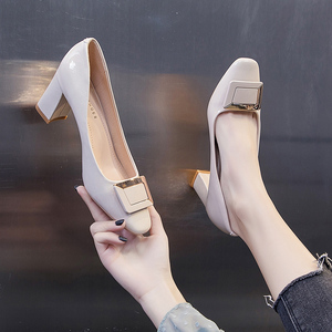 rv aq方头单鞋女夏季百搭粗跟高跟鞋仙女风法式浅口漆皮方扣瓢鞋