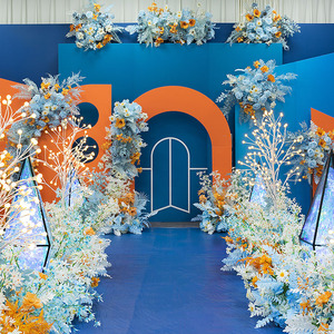 蓝色婚礼花艺 t台舞台背景墙装饰假花婚庆现场拱门布置路引花排花