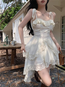 纯欲风气质白色吊带连衣裙女装夏季蕾丝拼接裙子不规则收腰中长裙
