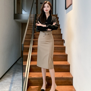 秋季工装半身裙女今年流行西装职业包臀裙通勤开叉卡其色中长裙女