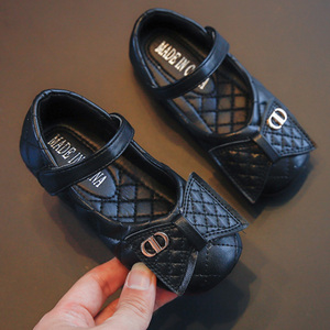 黑色小皮鞋女童秋季新款方口女宝宝鞋子单鞋女儿童春秋软底公主鞋