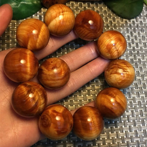 太行崖柏陈化2.5龙胆闪电纹高油性味道香甜玻璃底佛珠手串工艺品