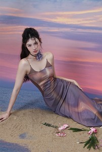 【现货】城市海岛紫色油画约会连衣裙女度假风撞色褶皱露肩吊带裙