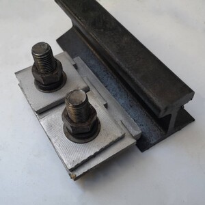 24 38 43 50kg轨道压轨器 路轨514型双孔压板 钢轨铸铁钢制固定块