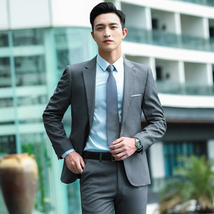 西装男套装年轻人
