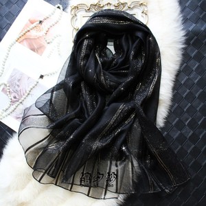 黑色时尚百搭真丝丝巾格子金丝线羊毛围巾长款保暖女式春秋季新款