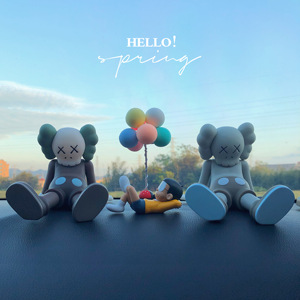 网红kaws考斯公仔手办玩偶 创意汽车载内装饰摆件公仔ins潮牌礼物