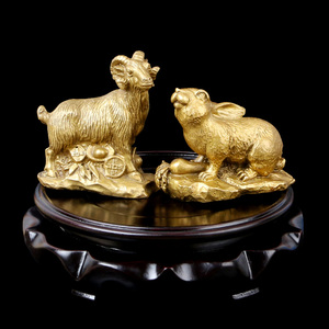 羊兔拱福摆件属猪