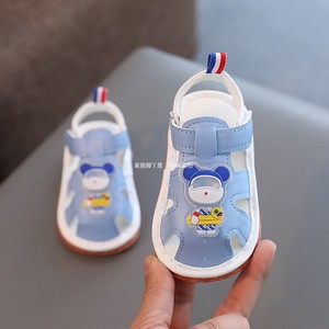 男女宝宝凉鞋0-6-13个月婴幼儿鞋子夏季软底亮灯叫叫韩版学步鞋子