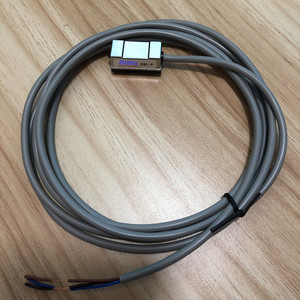 磁性开关cs1-u/f/j/g/s/m三线常开常闭气缸磁感应传感器npn/pnp