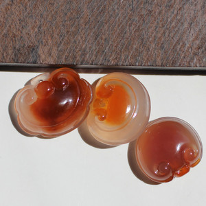 宝宝锁红糖心天然戈壁玛瑙原石雕刻 水果糖色 元素石舍安然家b73