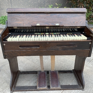 老式脚踏风琴怀旧古董木质乐器脚踩风琴老风琴8090装饰品影视道具