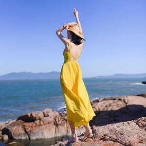 吊带沙滩裙高级感海边度假性感露背三亚巴厘岛夏季新款雪纺连衣裙
