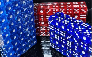 12号麻将机骰子透明圆角红蓝色对子筛子二正杠一印点眼情趣色子