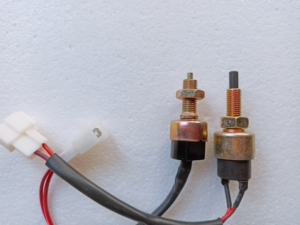 瑞沃e3金刚q3 838 839 130 140 160 170 刹车灯制动灯开关