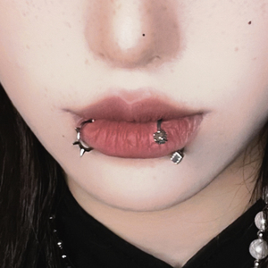唇环ins唇钉马蹄环鼻环钛钢防过敏穿刺饰品潮