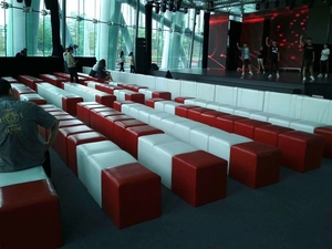 会展活动IBM折叠酒店桌椅 长条沙发方形茶几面包凳嘉宾座位出租