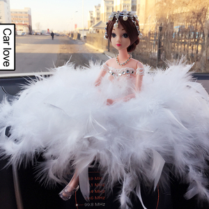 汽车摆件羽毛创意可爱娃娃车载摆件蕾丝婚纱娃娃车内装饰品女