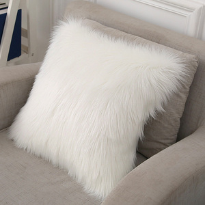欧式长毛绒抱枕含芯羊毛靠垫套家用ins沙发床头样板房狐狸毛靠枕