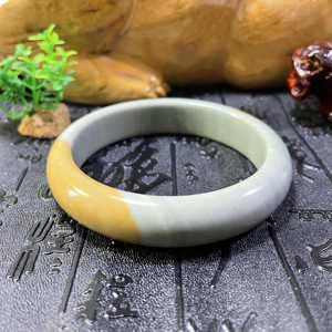 新疆泥石玉手镯