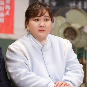 青春环游记贾玲同款蓝白拼接撞色外套减龄宽松休闲简约百搭上衣女
