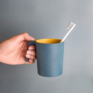 叮当猫牙刷杯