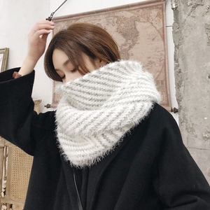 白色套头围巾