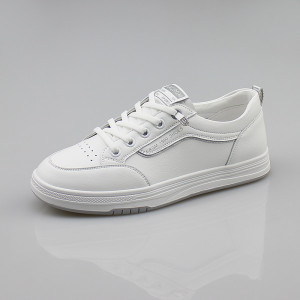 轩美诗2023春季新款真皮圆头平底休闲运动百搭板鞋小白单鞋女7553