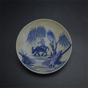 清全手工绘青花牧童骑牛图小蝶盘景德镇后期仿古瓷器收藏古玩摆件