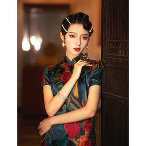 高端旗袍少女2022年新款改良老上海军阀太太古法连衣裙年轻款复古