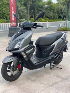 铃木uy125 小龟50cc电喷水冷小自由摩托车男女省油代步踏板车