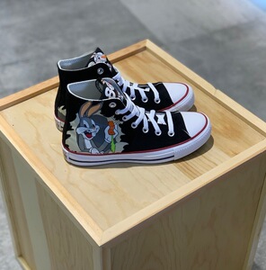 bugs bunny x converse匡威兔八哥联名黑色印花高帮帆布鞋169225c