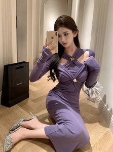 紫色镂空长袖连衣裙女秋冬新款设计感气质名媛内搭修身包臀长裙子