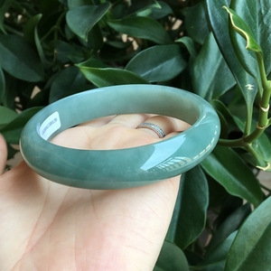 天然a货翡翠手镯冰糯种油青绿圆形大圈63mm玉石女手镯老年人妈妈