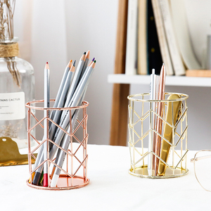 圆柱形笔筒圆形