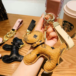 手提包双肩包真皮挂件小狗汽车钥匙圈扣m-mcm0时尚公仔女士配吊饰