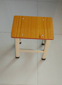 学校学生木凳子