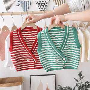 2022春装新款女童马甲洋气条纹v领开胸背心婴儿毛线针织开衫1-3岁