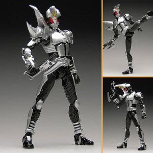 万代日版shf可动手办 幪面超人 假面骑士hercus 银斗 白银骑士